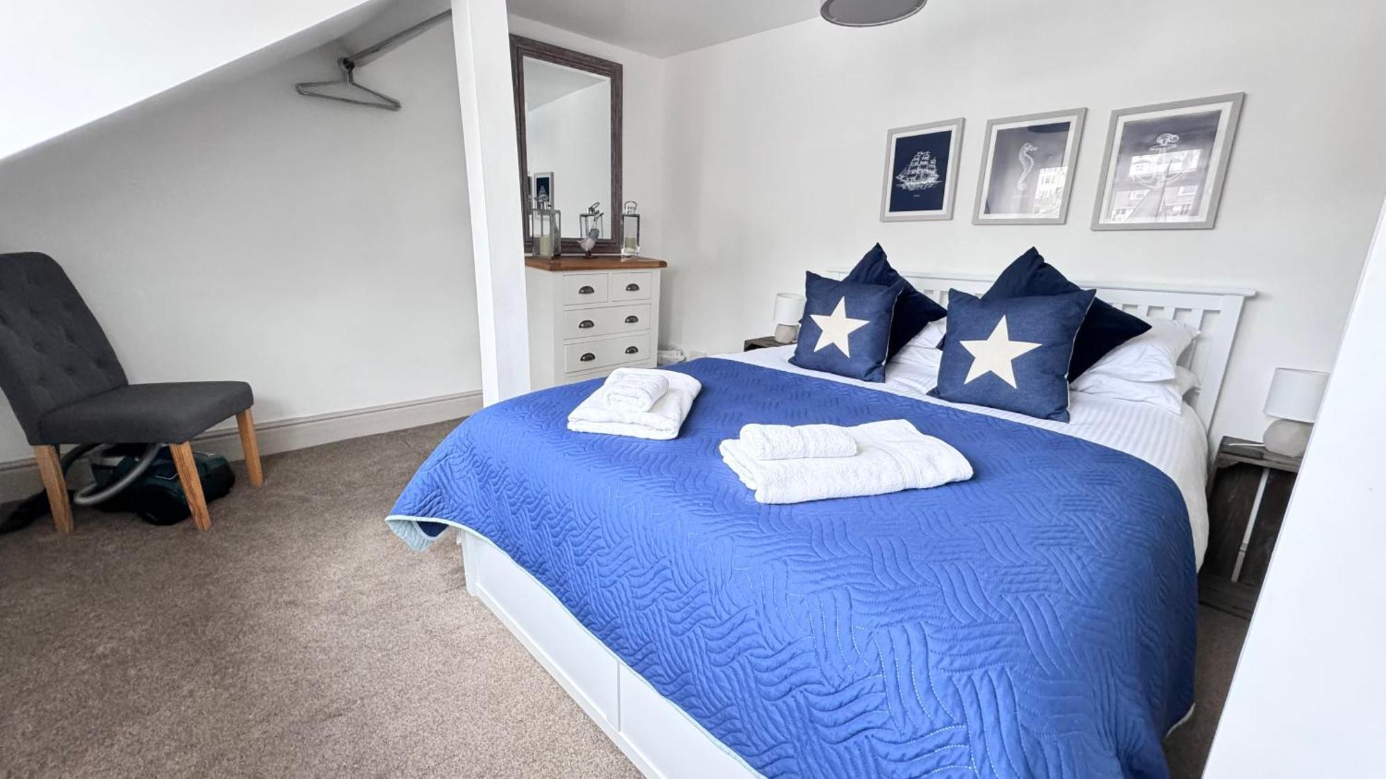 Nancie'S Place - Dartmouth Town Center With Private Parking - A Traditional Georgian Private Duplex Apartment - Beautifully Refurbished - Two Bedrooms, Bathroom, Kitchen And Lounge Diner Zewnętrze zdjęcie