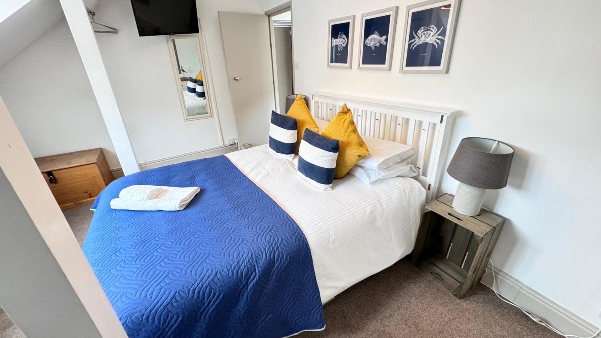 Nancie'S Place - Dartmouth Town Center With Private Parking - A Traditional Georgian Private Duplex Apartment - Beautifully Refurbished - Two Bedrooms, Bathroom, Kitchen And Lounge Diner Zewnętrze zdjęcie