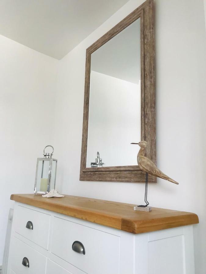 Nancie'S Place - Dartmouth Town Center With Private Parking - A Traditional Georgian Private Duplex Apartment - Beautifully Refurbished - Two Bedrooms, Bathroom, Kitchen And Lounge Diner Zewnętrze zdjęcie